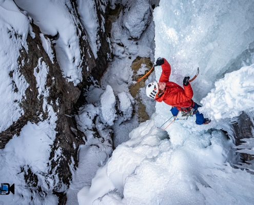 charlie faust climbing ice in the ouray ice park